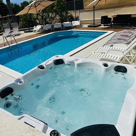 Oleander Apartment Malinska Ngoại thất bức ảnh