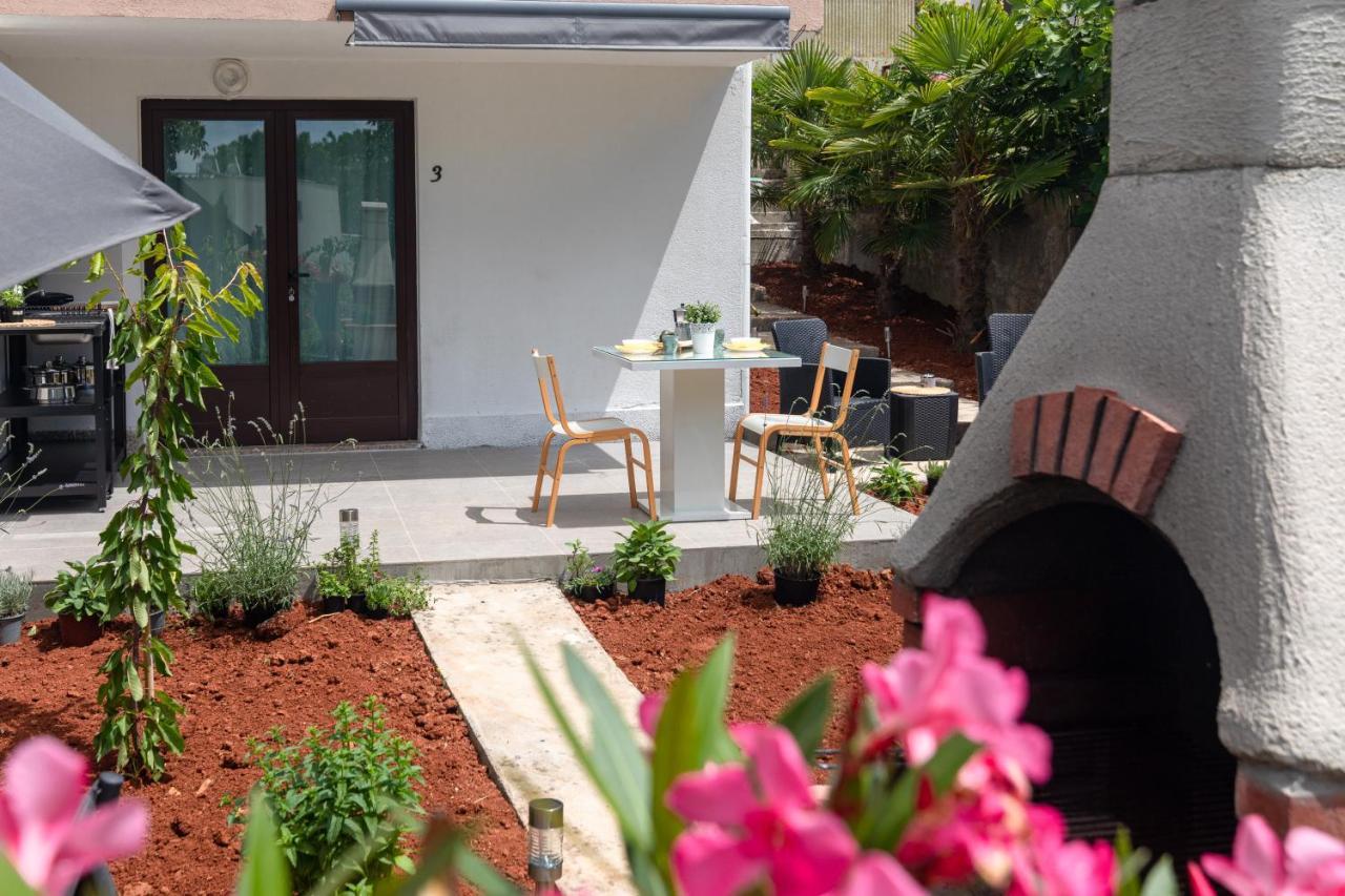 Oleander Apartment Malinska Ngoại thất bức ảnh
