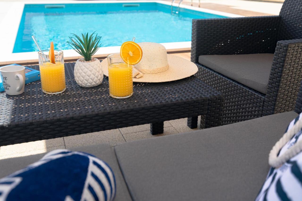 Oleander Apartment Malinska Ngoại thất bức ảnh