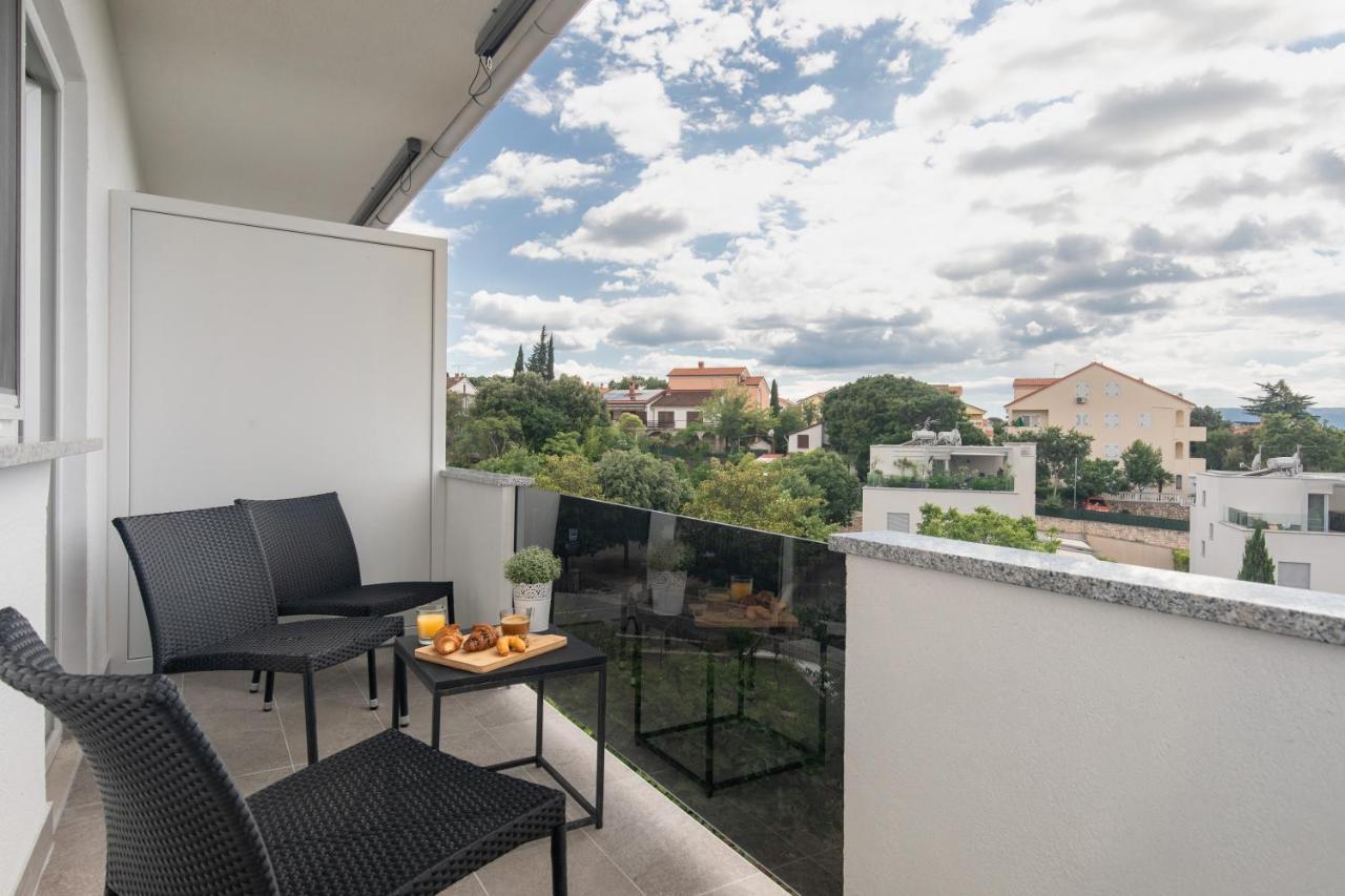 Oleander Apartment Malinska Ngoại thất bức ảnh
