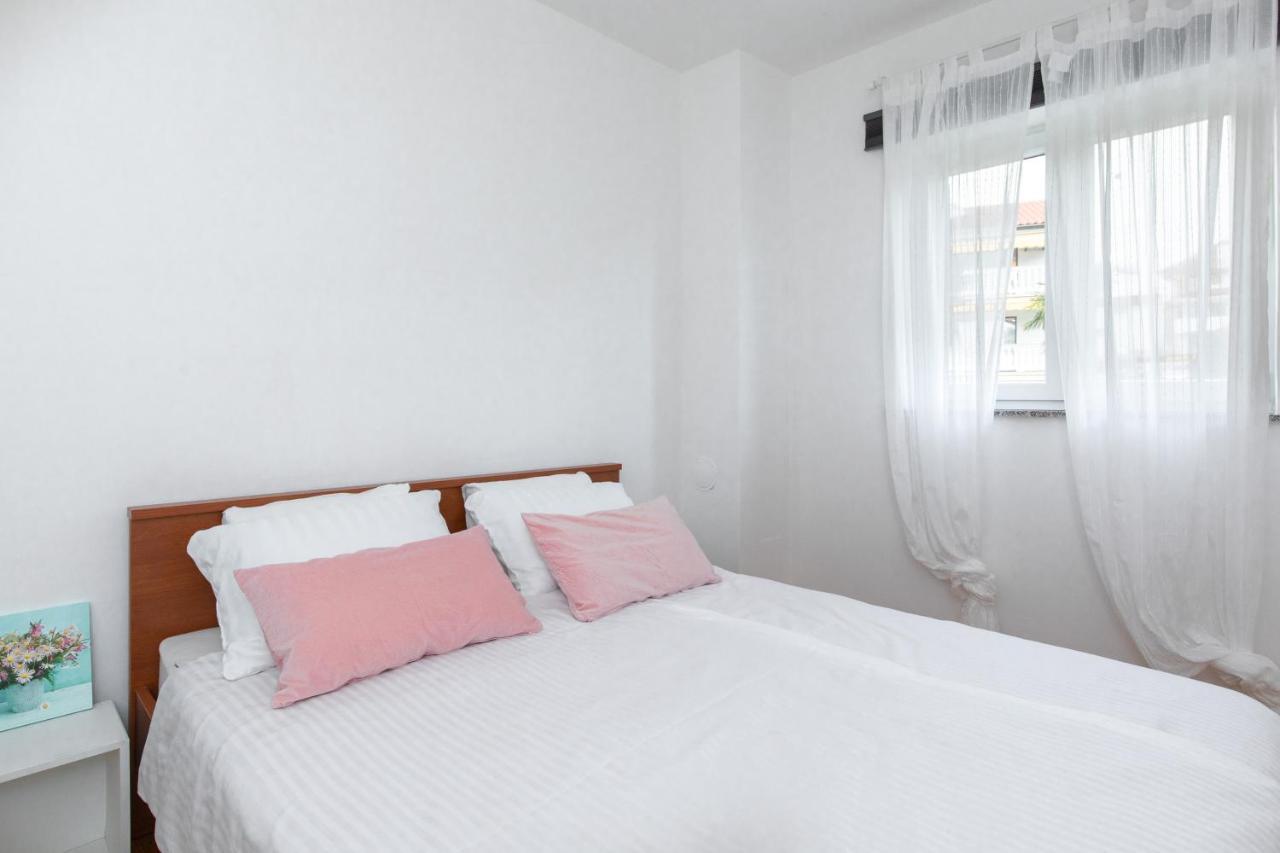 Oleander Apartment Malinska Ngoại thất bức ảnh