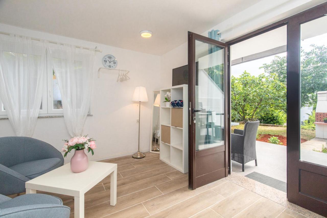 Oleander Apartment Malinska Ngoại thất bức ảnh