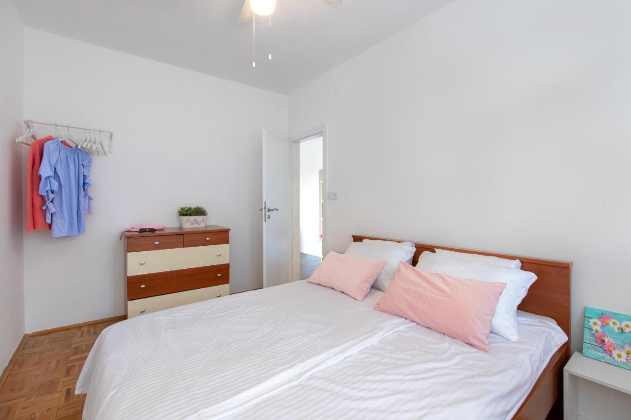 Oleander Apartment Malinska Ngoại thất bức ảnh