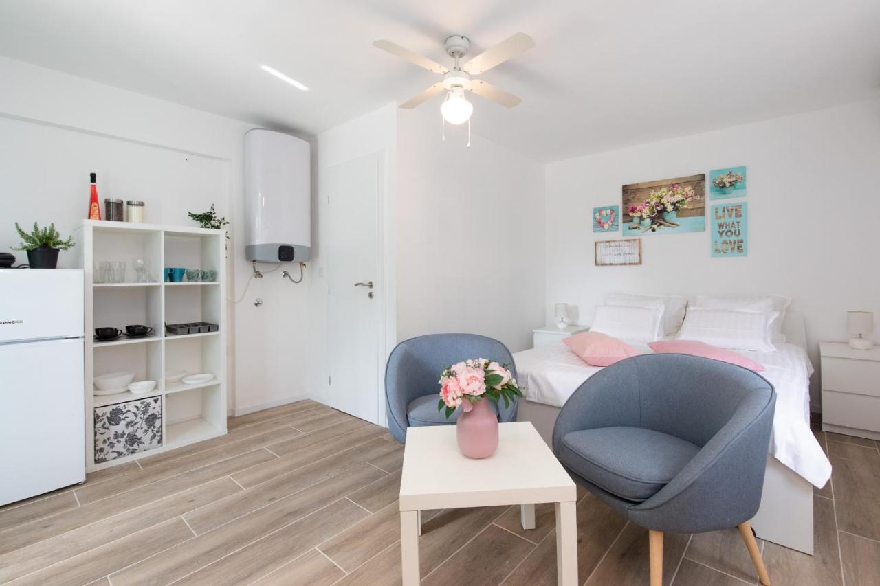 Oleander Apartment Malinska Ngoại thất bức ảnh